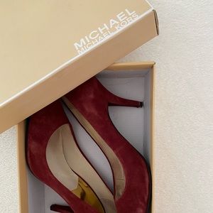 Michael Kors “flex mid pump”